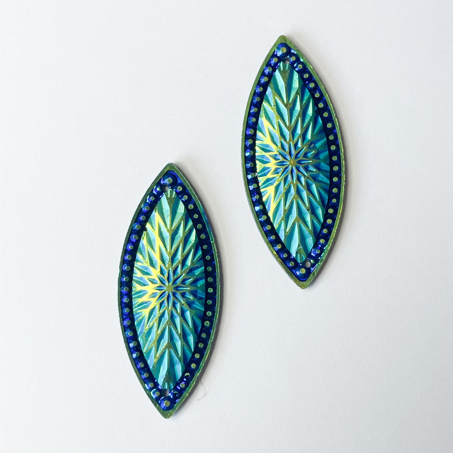 Dark Green Starburst Horse Eye Resin Cabochons – Set of 6 (Copy)