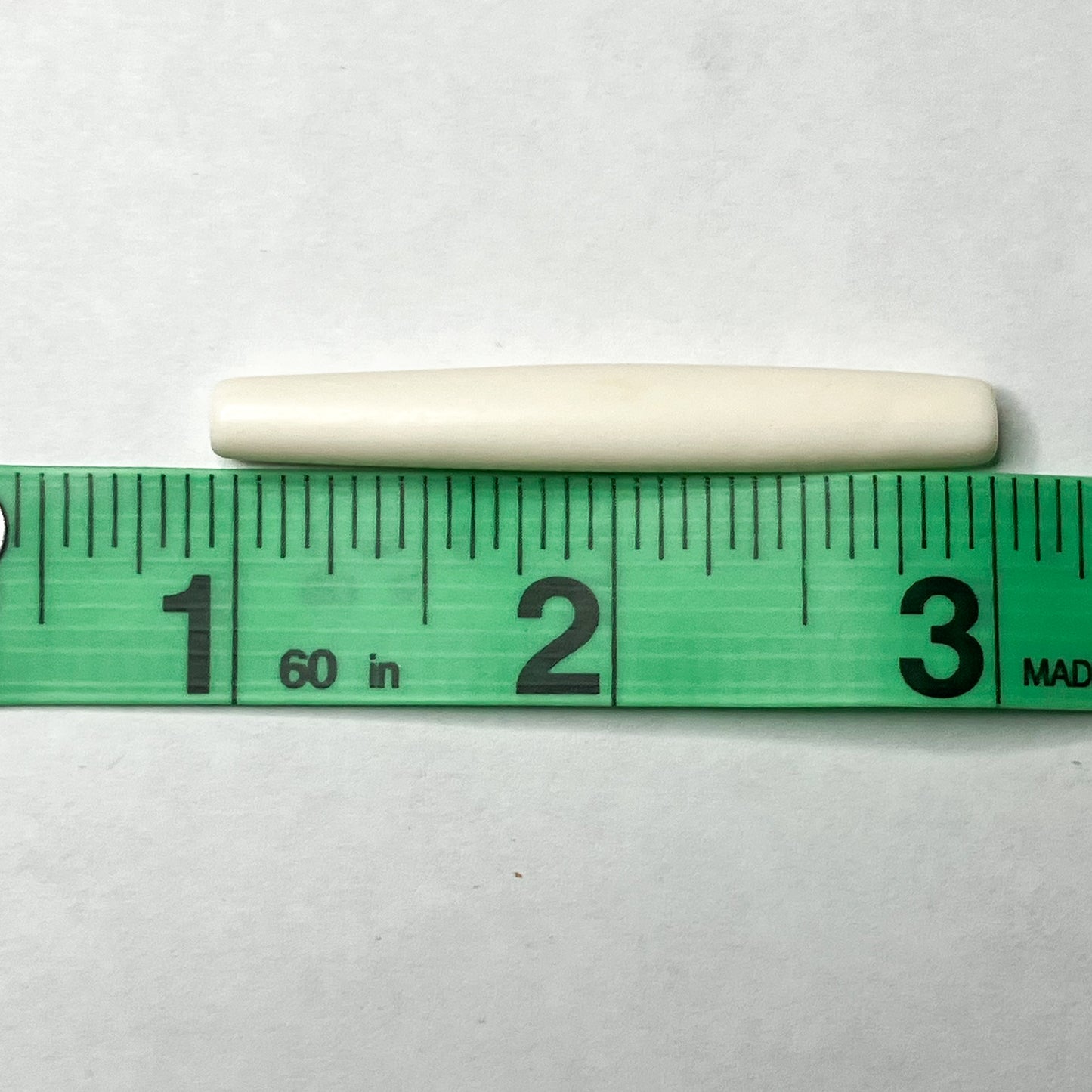 White Hair Pipe Bone Beads Thin – Pack of 25 (2")