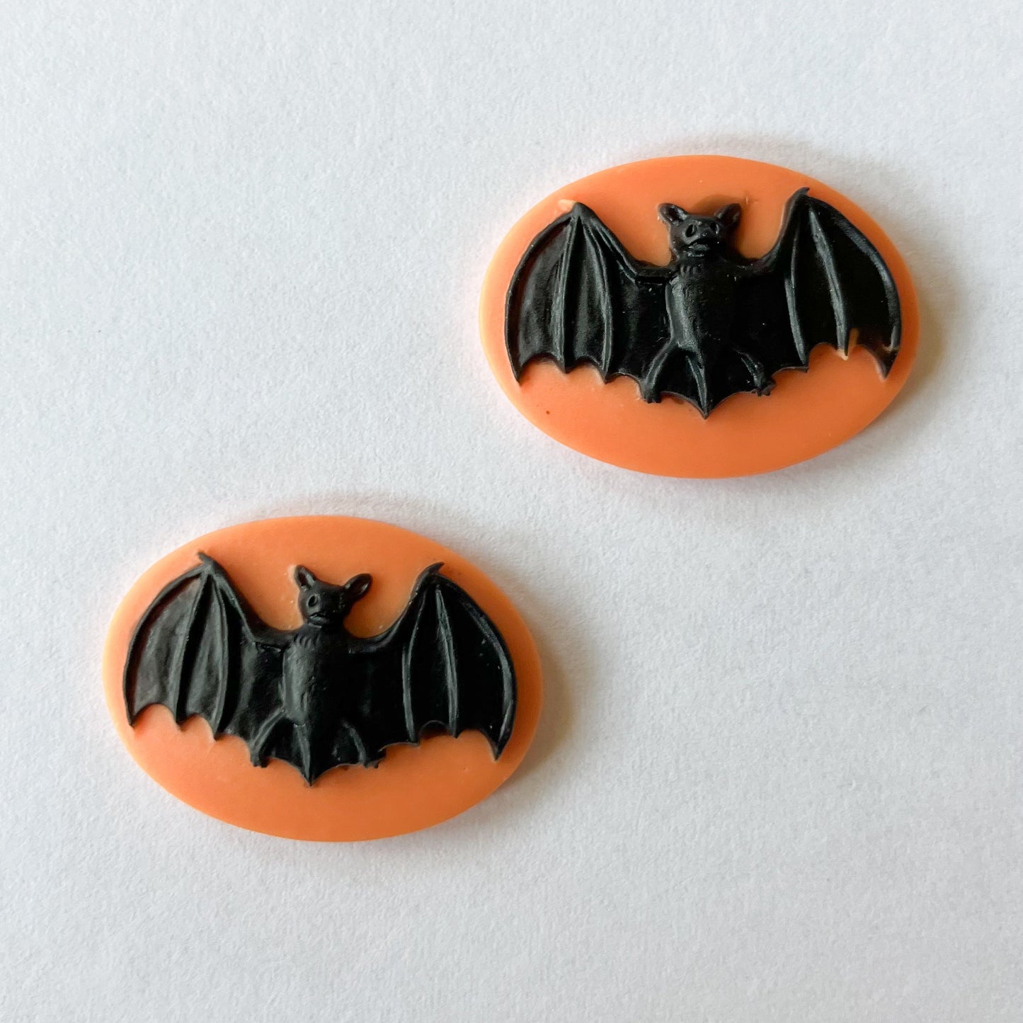 Orange and Black Bat Cabochon Set – 25x18mm (2 Pieces)