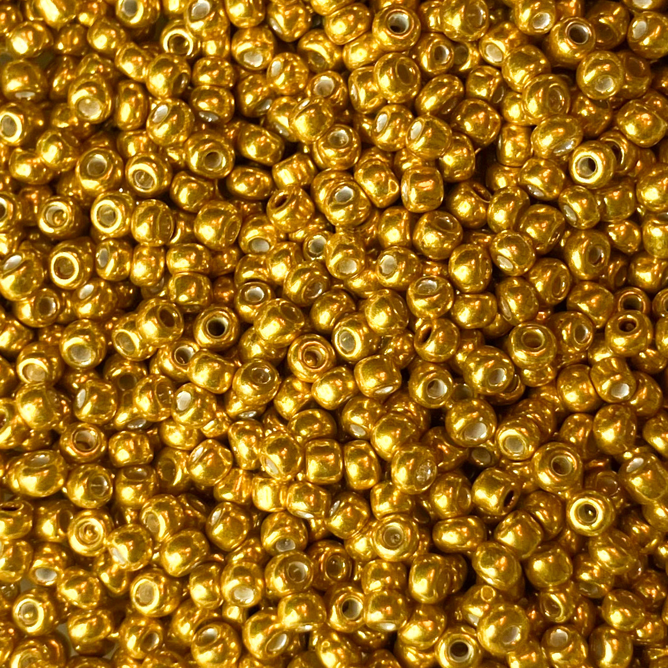 8/0 Gold Seed Beads – 50g Pack