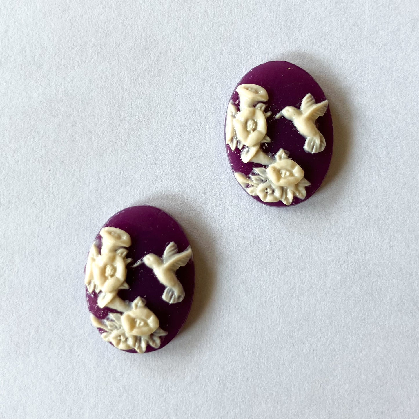 Purple Hummingbird Cabochon Set – 18x13mm (2 Pieces)